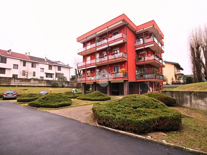 Appartamento trilocale in vendita in Via Giuseppe Garibaldi, Cornaredo