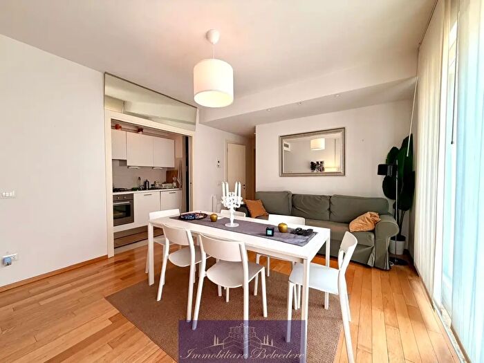 Appartamento trilocale in vendita in Via Cittadella, Firenze
