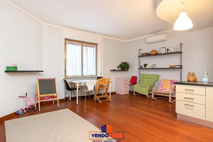 Appartamento trilocale in vendita in Piazza Roma, Pinerolo