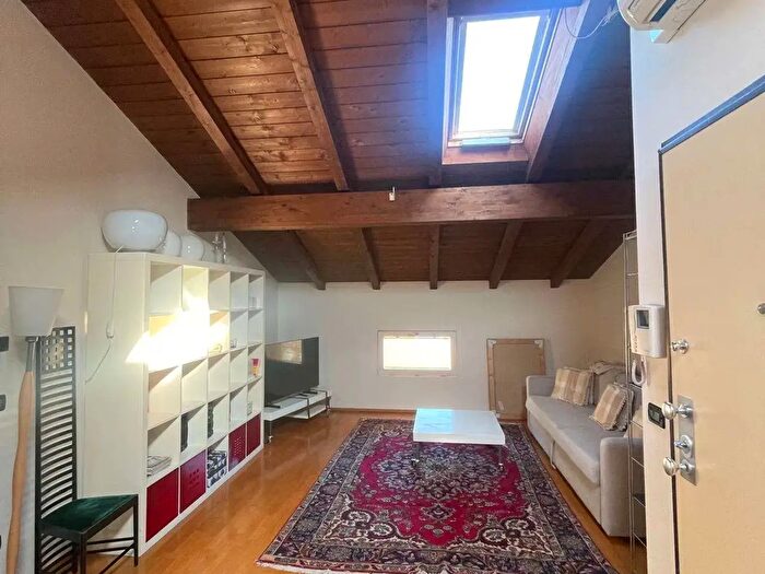 Appartamento quadrilocale in affitto in Viale Virginia Reiter, Modena