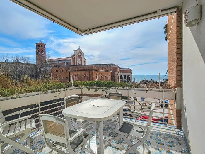 Appartamento trilocale in vendita in Viale Giacomo Matteotti, Nettuno