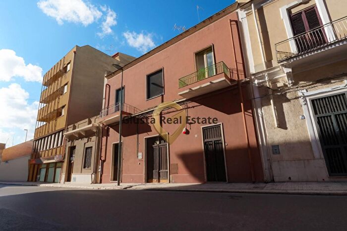 Appartamento quadrilocale in vendita in Via De Carpentieri, Brindisi