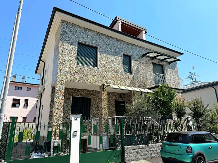 Casa trilocale in vendita in Via Lamarmora, Brugherio