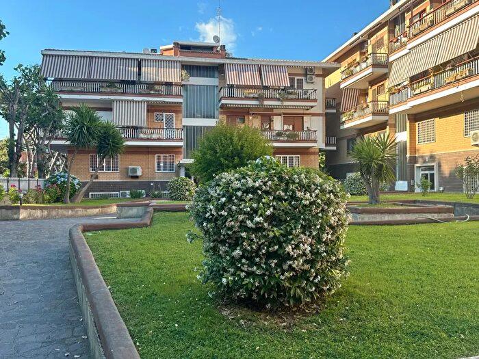 Appartamento quadrilocale in vendita in Via Pierfranco Bonetti, Roma