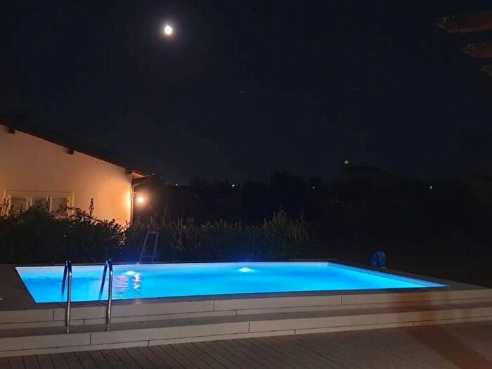 Casa con 6 locali in affitto in Via Cugnia, Ripa Pozzi Querceta Ponterosso, Seravezza