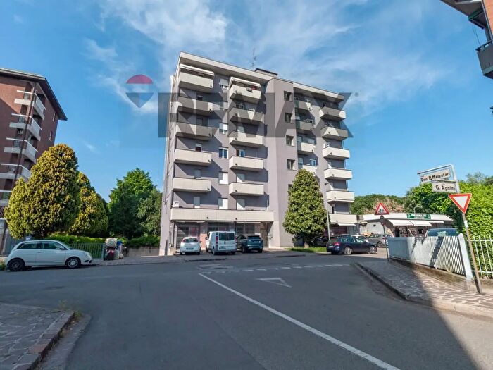 Appartamento quadrilocale in vendita in Via Gregorio Agnini, Carpi