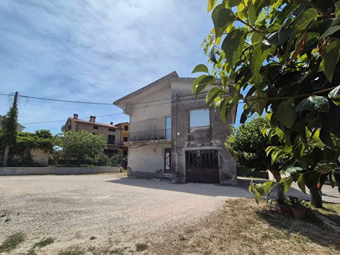 Casa con 7 locali in vendita in Contrada Coste, Staffolo
