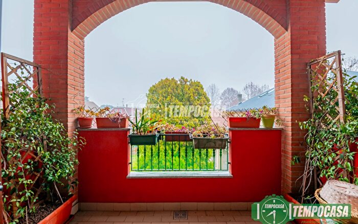 Appartamento trilocale in vendita in Via Nino Bixio, Peschiera Borromeo