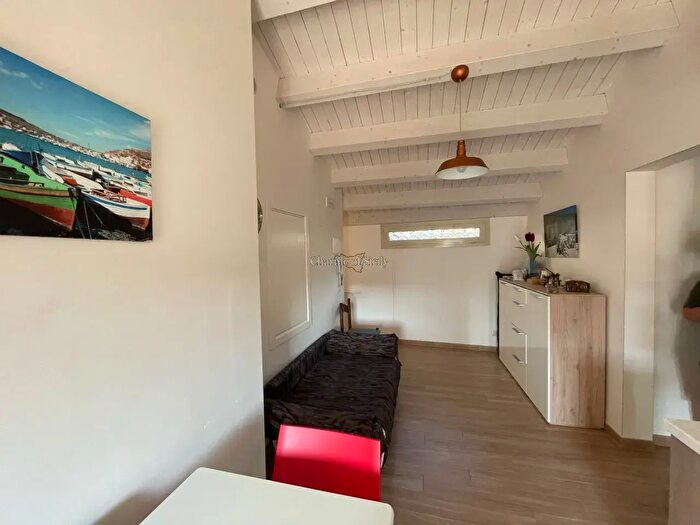 Casa con 6 locali in vendita in Modica
