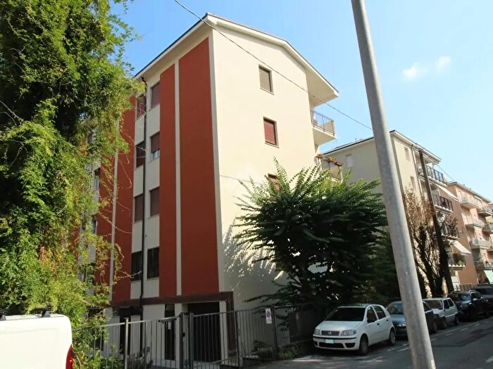 Appartamento con 5 locali in vendita in Via Bonomini Vincenzo, Bergamo