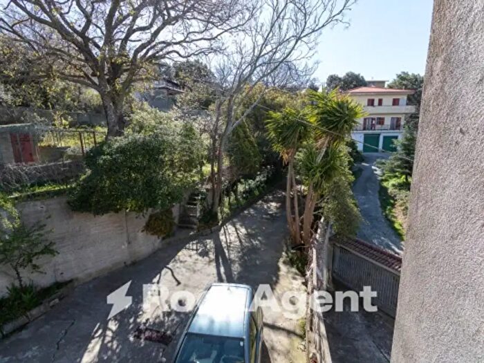 Casa con 6 locali in vendita in Via Onofrio Colace, Catanzaro