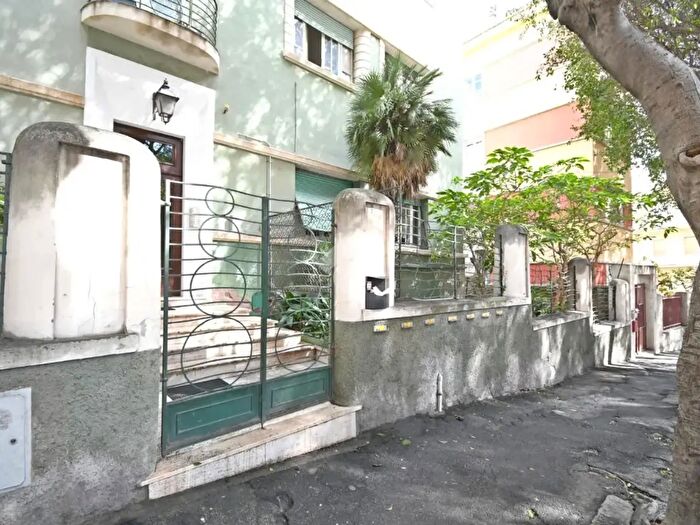 Appartamento trilocale in vendita in Viale Luigi Merello, Cagliari