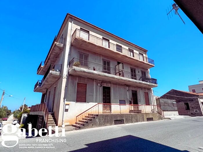 Appartamento quadrilocale in vendita in Via Consolare Antica, Capo D'Orlando