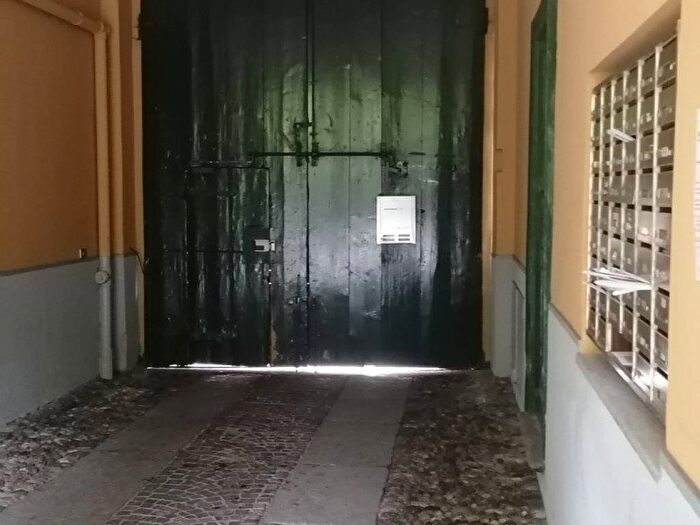 Appartamento trilocale in affitto in Via Gaetano De Castillia, Isola, Milano