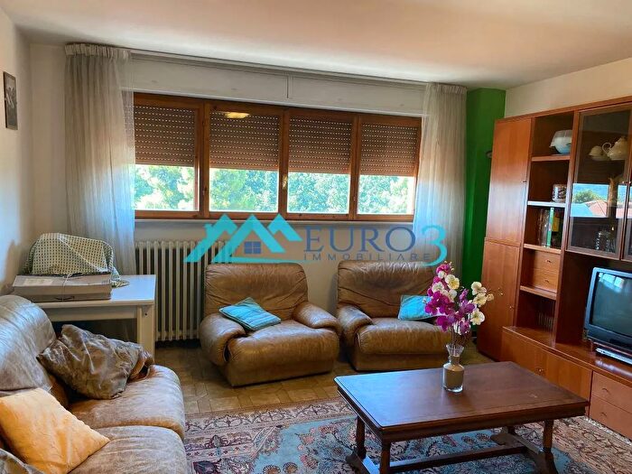 Appartamento con 6 locali in vendita in Maltignano