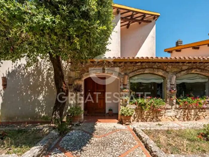 Casa con 6 locali in vendita in Località Forcella, Spoleto