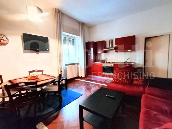 Appartamento trilocale in affitto in via verdi, Centro, Macerata