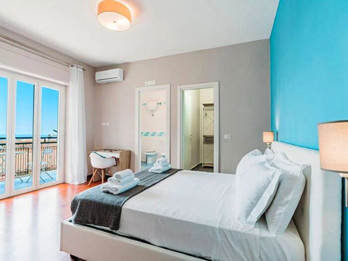 Appartamento bilocale in affitto in Piazza Mercato, Mercato, Napoli