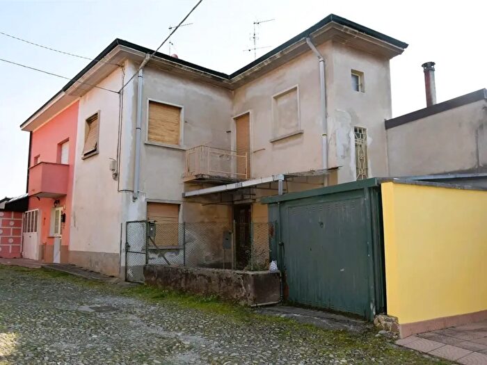 Casa bilocale in vendita in Via San Giuseppe, Meda