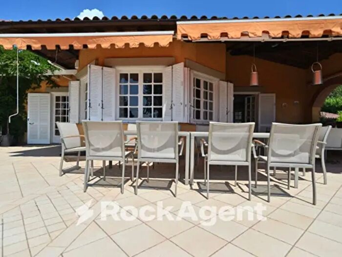 Casa con 6 locali in vendita in Via Ariana, Velletri