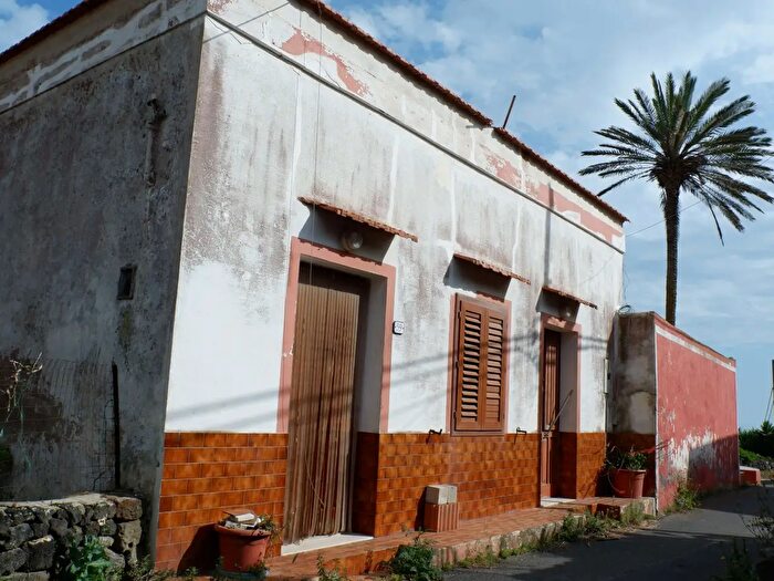 Appartamento quadrilocale in vendita in Località Sibà, Pantelleria