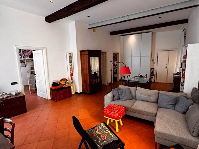 Appartamento trilocale in affitto in Via della Maddalena, Maddalena, Genova