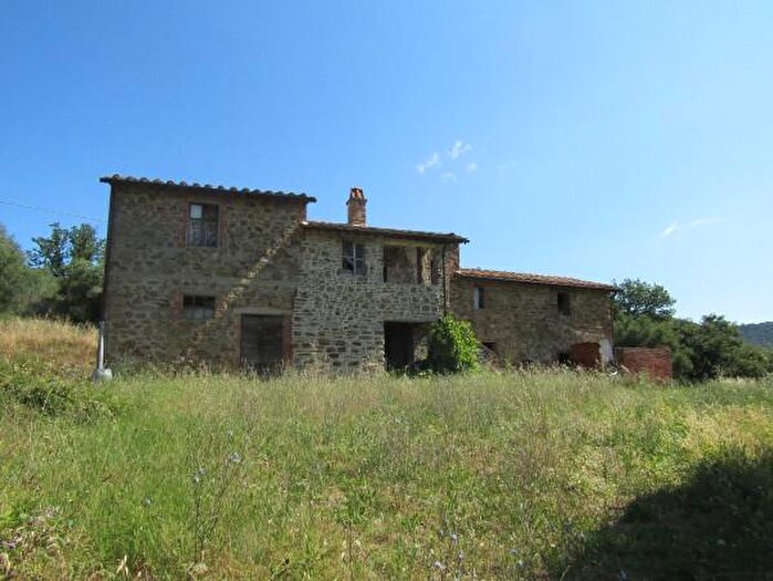 Casa con 6 locali in vendita in Panicale