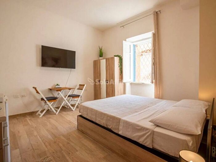 Appartamento monolocale in affitto in Neighbourhood Centro, Centro Storico, Olbia