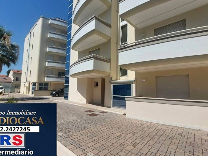 Appartamento trilocale in affitto in Via Figlia di Iorio, Centro, Francavilla al Mare