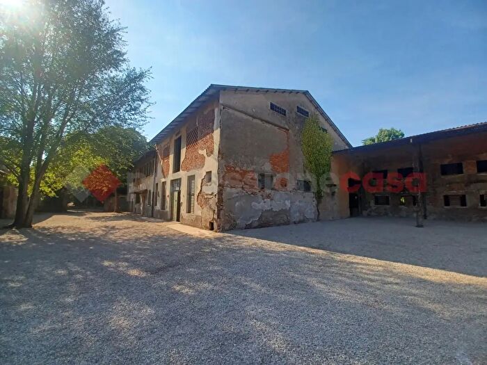 Casa con 5 locali in vendita in Via Varese, Inveruno