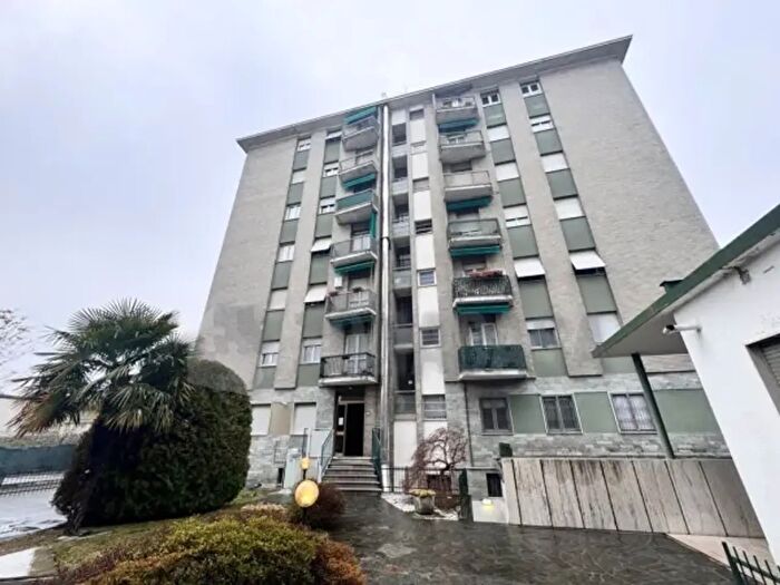 Appartamento trilocale in vendita in Via Andrea Costa, Gallarate