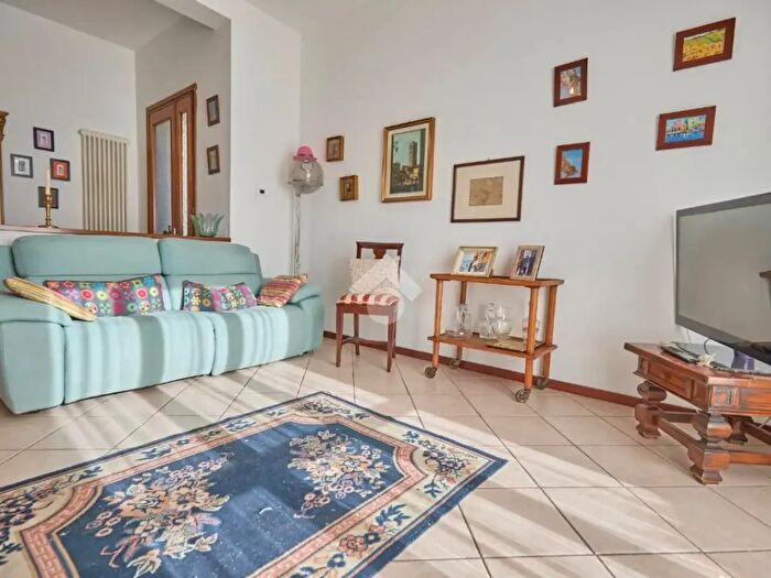 Casa quadrilocale in vendita in Via Marzanica, Bergamo