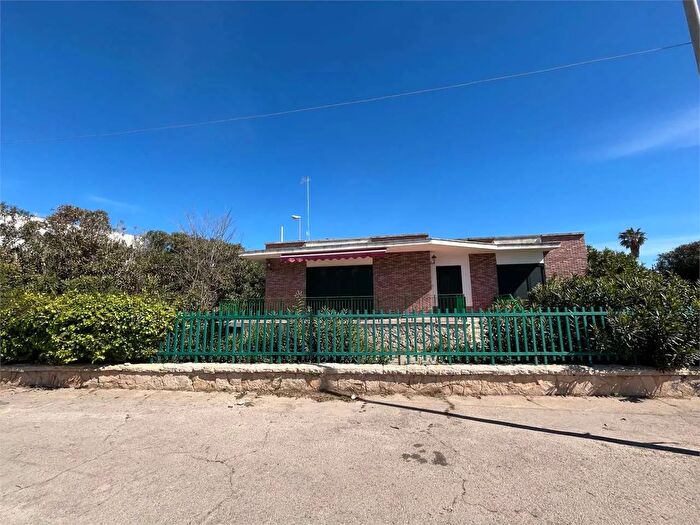 Casa trilocale in vendita in Via Riccione Porto Cesareo, Porto Cesareo