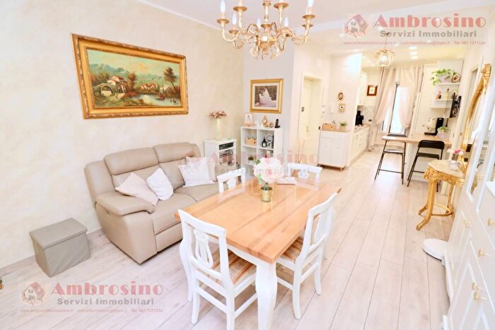 Appartamento bilocale in vendita in Via Cardinale Capecelatro, Napoli