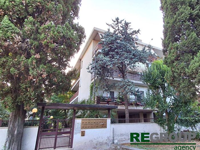 Appartamento trilocale in affitto in Via della Pineta Sacchetti, Gemelli Pineta Sacchetti, Roma