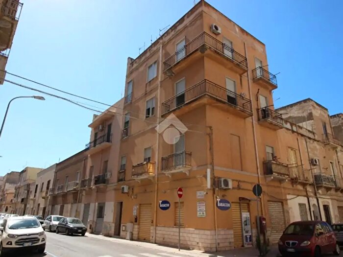 Appartamento trilocale in vendita in Via Livio Bassi, Trapani