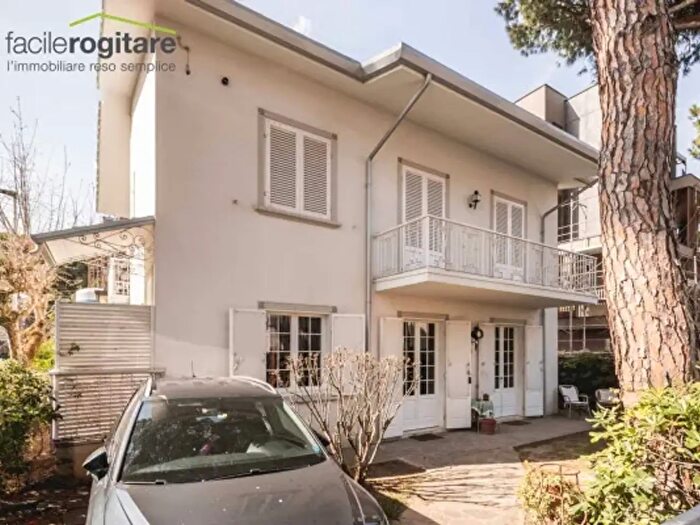 Appartamento quadrilocale in vendita in Viale Virgilio, Riccione