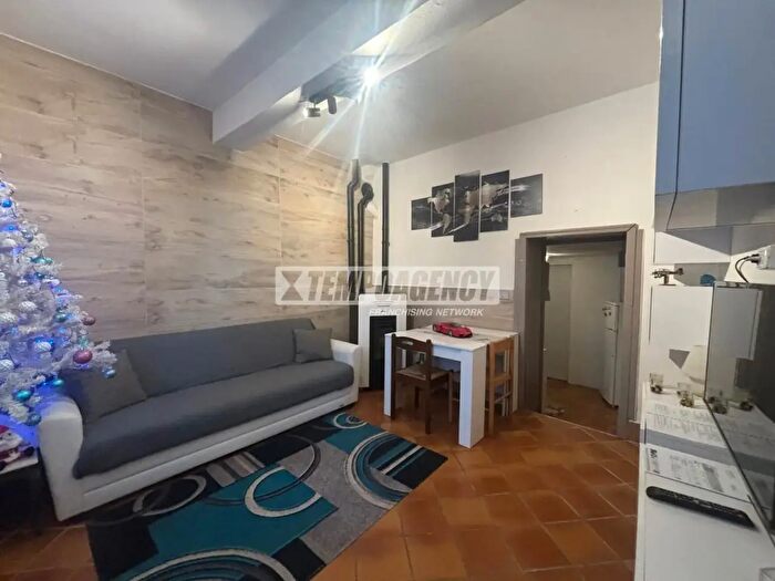 Appartamento trilocale in vendita in Via Pezzuolo, Serramazzoni