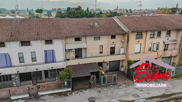 Case in Vendita e in Affitto - 2