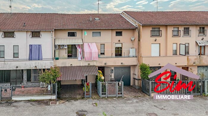 Case in Vendita e in Affitto - 3