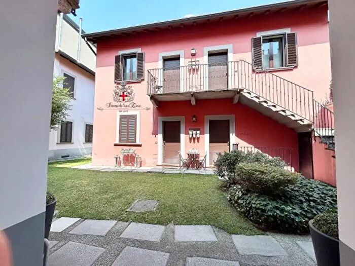 Appartamento bilocale in vendita in Via Novara, Milano