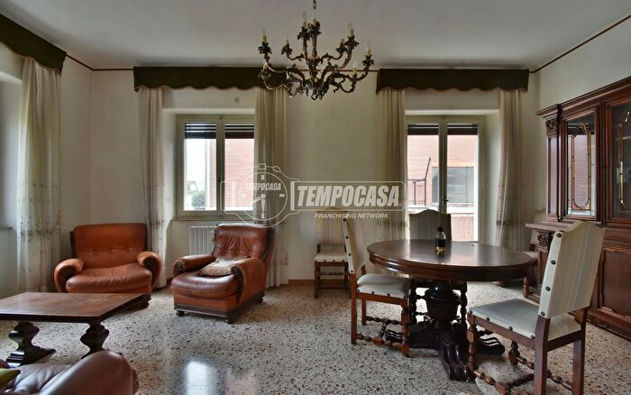 Appartamento con 5 locali in vendita in Via Giuseppe di Vittorio, Tolentino