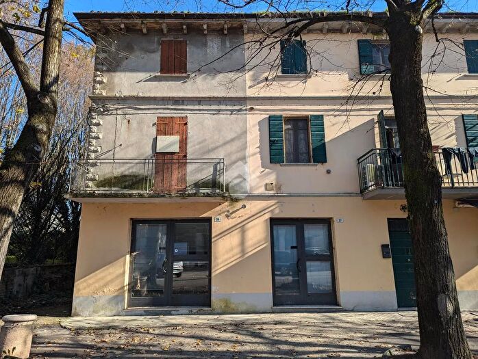 Appartamento con 5 locali in vendita in Piazza Cervi, Gattatico