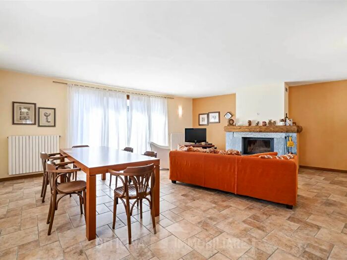 Casa con 6 locali in vendita in Via Biolo, Ardenno