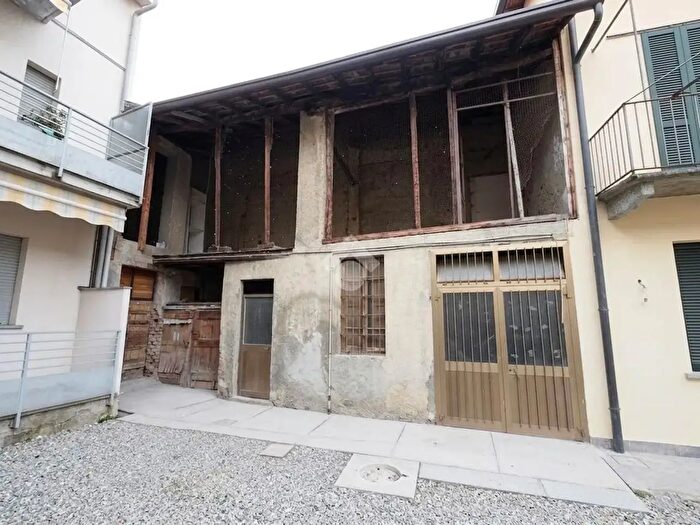 Casa trilocale in vendita in Via Enrico Toti, Seveso