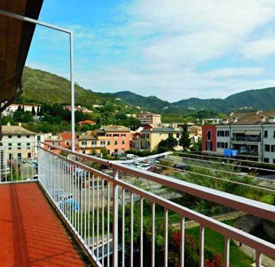 Appartamento trilocale in affitto in Levanto
