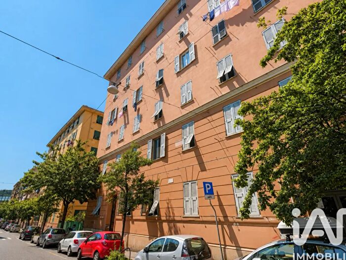Appartamento trilocale in vendita in Via Faliero Vezzani b, Genova