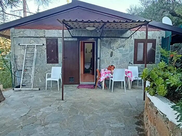 Casa trilocale in vendita in Strada della Villa, Seborga