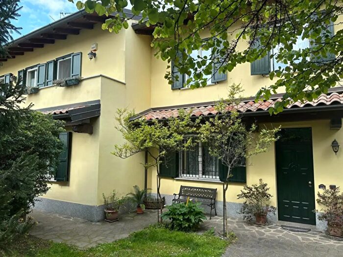 Casa con 6 locali in vendita in Gambolo