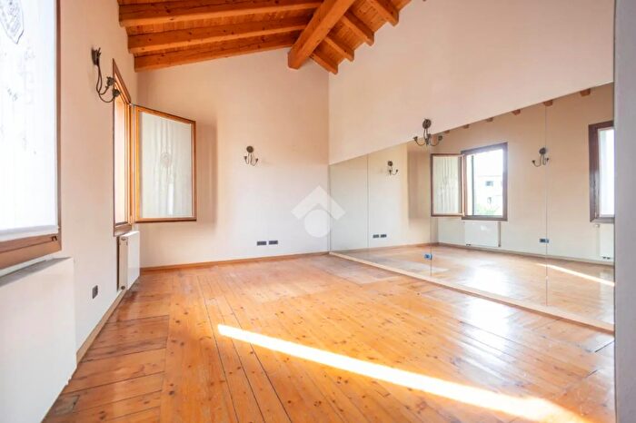 Appartamento con 6 locali in vendita in Mira